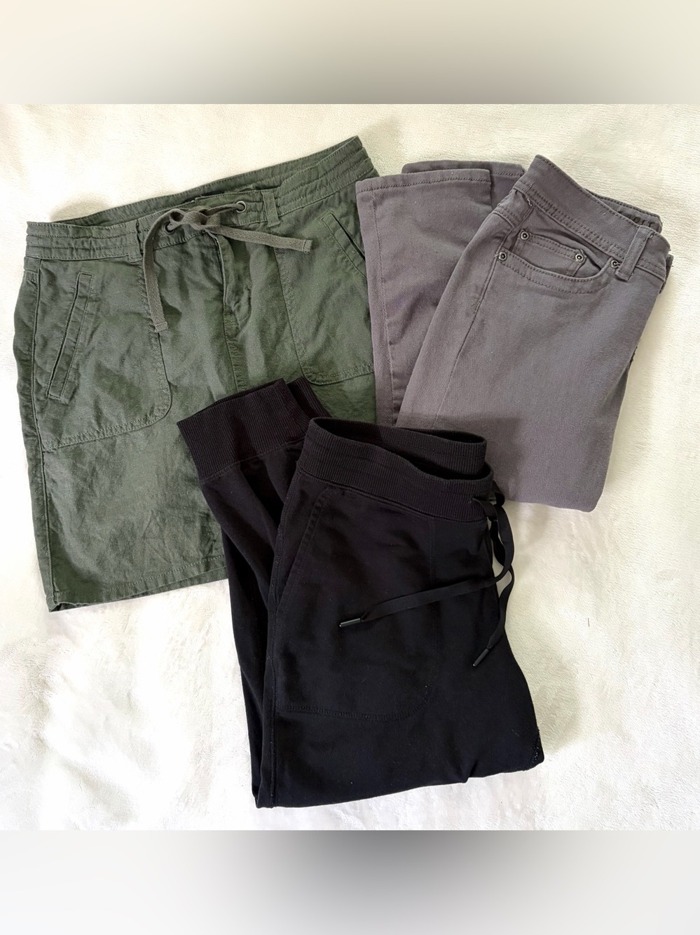 👗 BUNDLE of 3 Bottoms Size 6/7